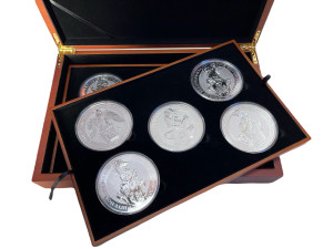 Sada stříbrných mincí The Queen's Beasts 10 x 10 oz 2017 - 2022